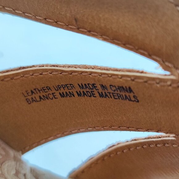 B.O.C. Born Women’s Concept Brown Leather Wedge Sandals Size 10 - Picture 7 of 9